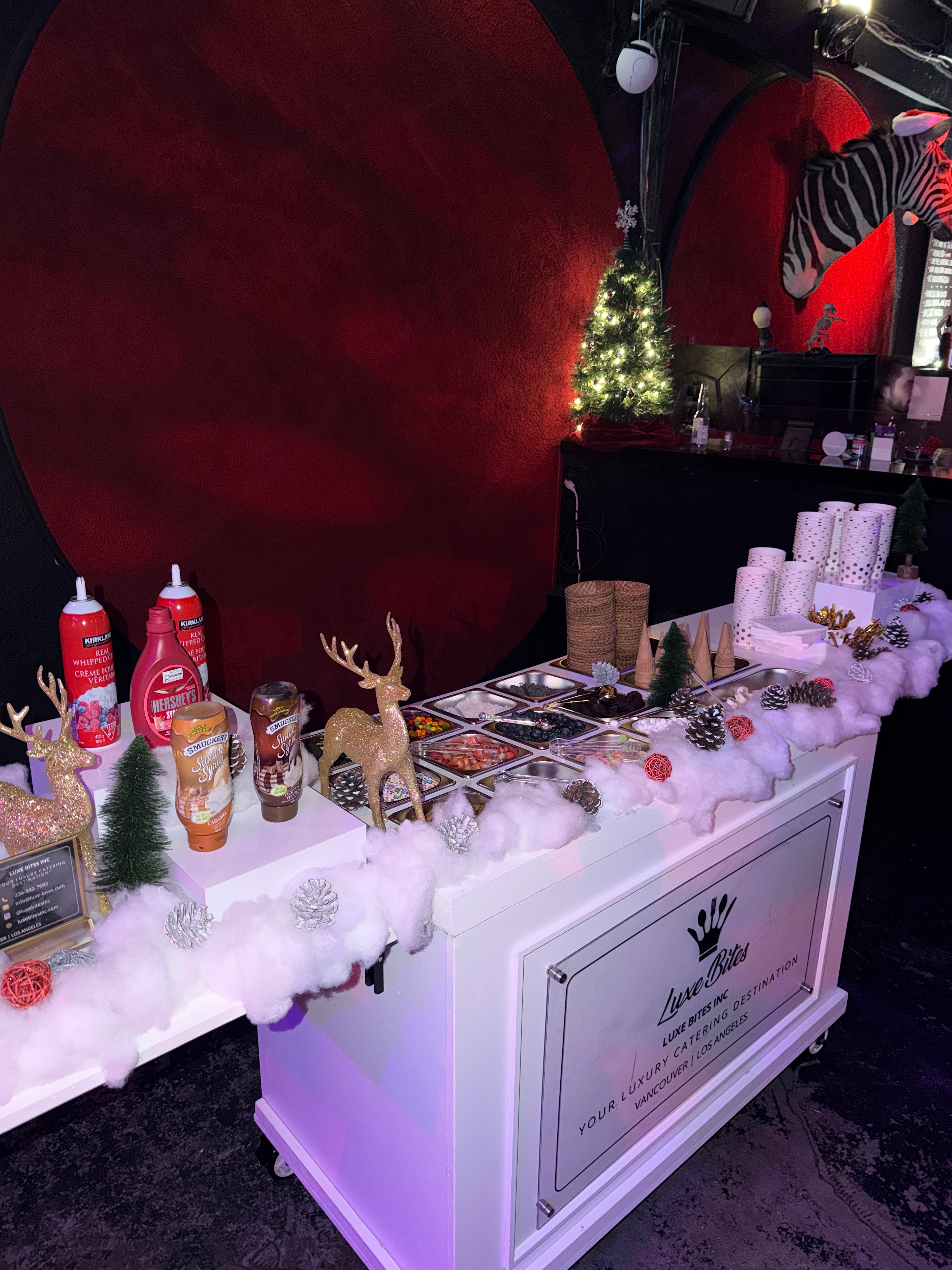 Book customizable mobile carts in Vancouver. Ice cream carts, mini pancake bars & dessert carts for parties, weddings & showers.